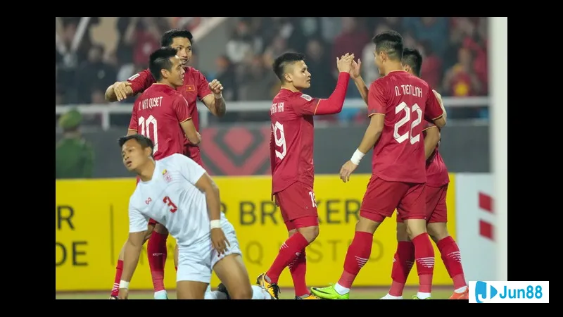 Bình luận bóng đá mang lại lợi ích