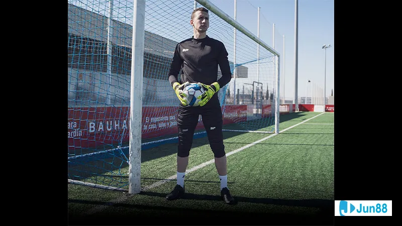 Thay đổi thủ môn trong trận đấu